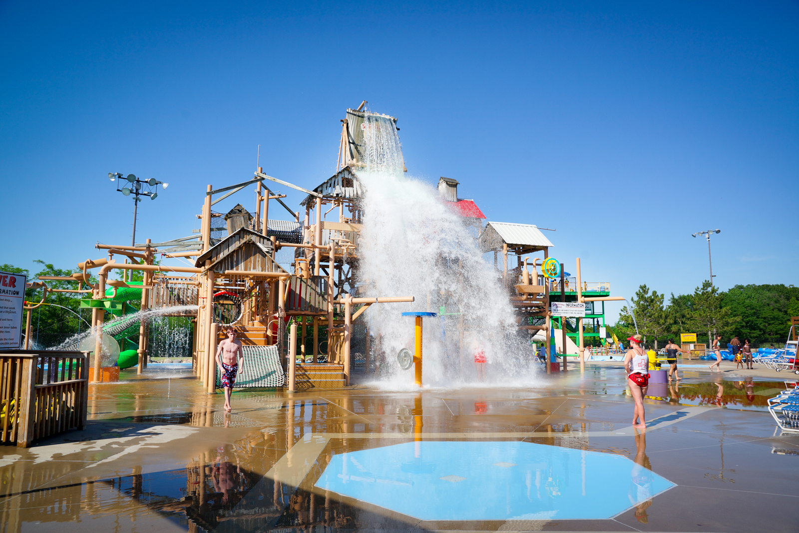 Splashdown Bucket & play area 2 EastSide Centre